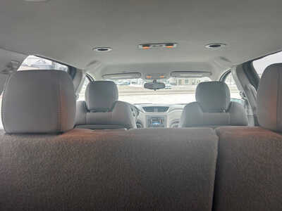 2017 Chevrolet Traverse, $8500. Photo 7