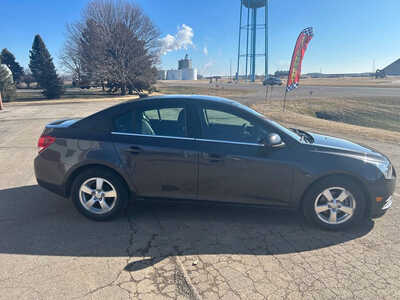 2014 Chevrolet Cruze, $6500. Photo 4