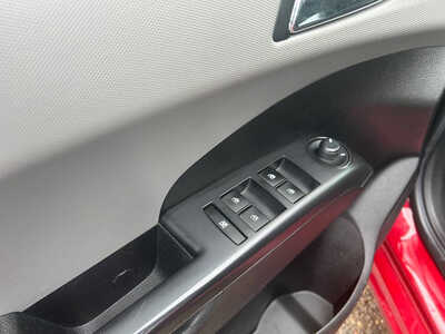 2014 Chevrolet Sonic, $5500. Photo 9