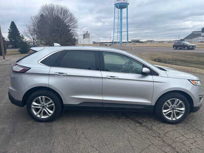 2017 Ford Edge, $10800. Photo 4