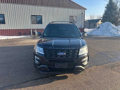 2016 Ford Explorer, $10200. Photo 3
