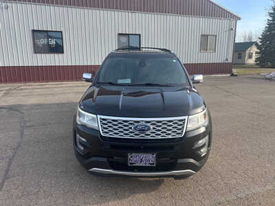 2017 Ford Explorer, $15995. Photo 2