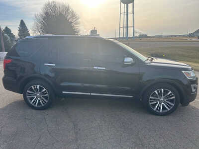 2017 Ford Explorer, $15995. Photo 3