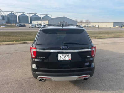 2017 Ford Explorer, $15995. Photo 4