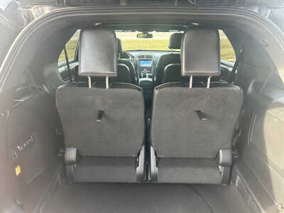 2017 Ford Explorer, $15995. Photo 6