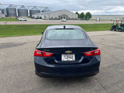 2016 Chevrolet Malibu, $9500. Photo 4