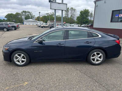 2016 Chevrolet Malibu, $9500. Photo 1