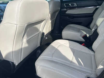 2018 Ford Explorer, $18200. Photo 9