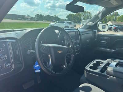 2016 Chevrolet 1500 Crew Cab, $15500. Photo 12