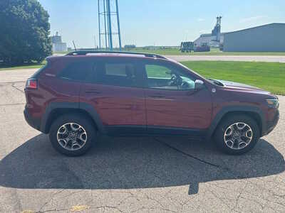 2020 Jeep Cherokee, $14900. Photo 3