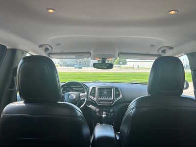 2020 Jeep Cherokee, $14900. Photo 7