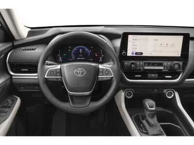 2026 Toyota Grand Highlander, $52916. Photo 9