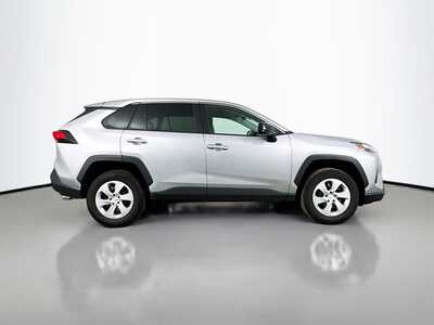 2025 Toyota RAV4, $30977. Photo 8