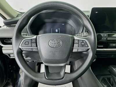 2025 Toyota Grand Highlander, $43477. Photo 11