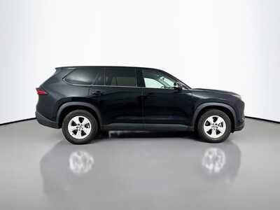 2025 Toyota Grand Highlander, $43477. Photo 8