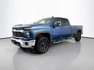 2025 Chevrolet Silverado 2500HD, $56981. Photo 3