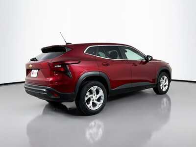 2024 Chevrolet Trax, $20765. Photo 7