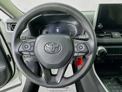 2025 Toyota RAV4, $31020. Photo 11