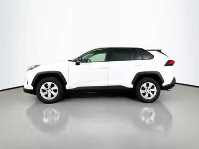 2025 Toyota RAV4, $31020. Photo 4