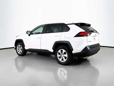 2025 Toyota RAV4, $31020. Photo 5