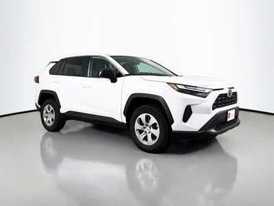 2025 Toyota RAV4, $31020. Photo 1