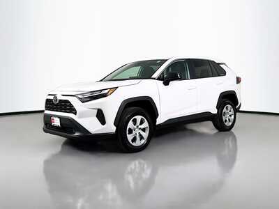 2025 Toyota RAV4, $31754. Photo 3