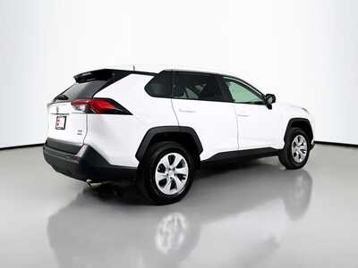2025 Toyota RAV4, $31754. Photo 7