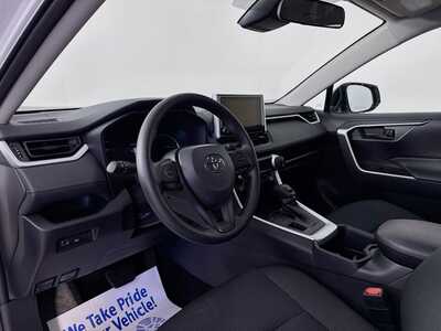 2025 Toyota RAV4, $31754. Photo 9