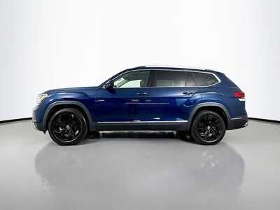 2021 Volkswagen Atlas, $24646. Photo 4