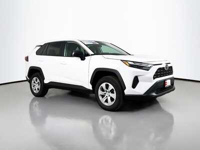 2025 Toyota RAV4, $30977. Photo 1
