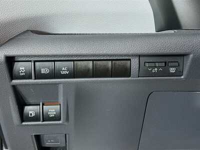 2024 Toyota Sienna, $31977. Photo 10