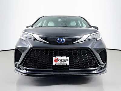 2024 Toyota Sienna, $31977. Photo 2