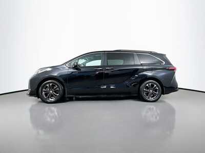 2024 Toyota Sienna, $31977. Photo 4