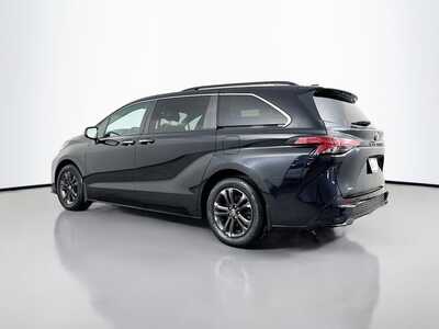 2024 Toyota Sienna, $31977. Photo 5