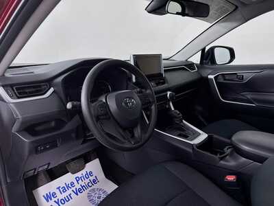 2024 Toyota RAV4, $28482. Photo 9