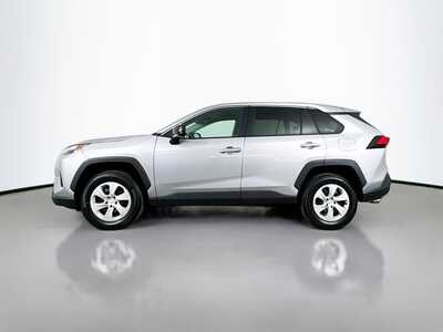 2024 Toyota RAV4, $28758. Photo 4