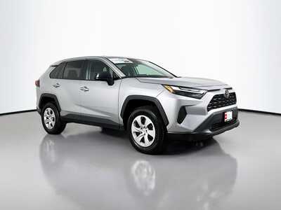 2024 Toyota RAV4, $28758. Photo 1