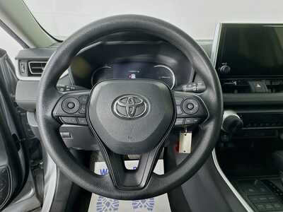 2024 Toyota RAV4, $28556. Photo 11
