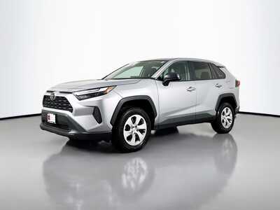 2024 Toyota RAV4, $28556. Photo 3