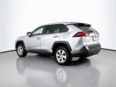 2024 Toyota RAV4, $28556. Photo 5