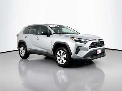 2024 Toyota RAV4, $28556. Photo 1