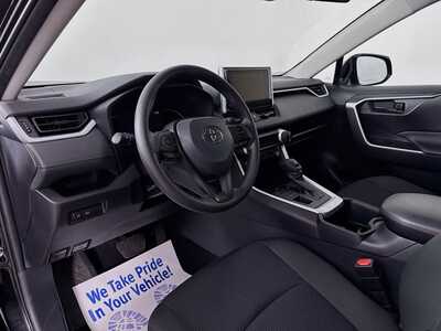 2025 Toyota RAV4, $30977. Photo 9