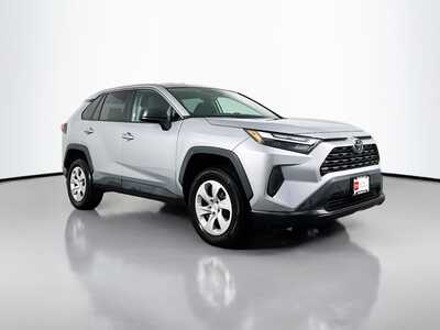 2025 Toyota RAV4, $30340. Photo 1