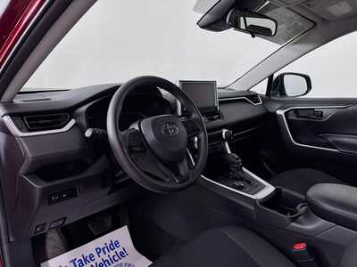 2025 Toyota RAV4, $34977. Photo 9