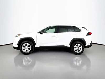 2024 Toyota RAV4, $28370. Photo 4