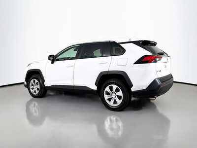 2024 Toyota RAV4, $28370. Photo 5