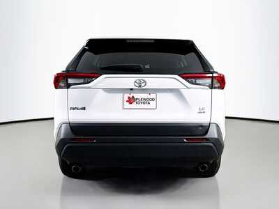 2024 Toyota RAV4, $28370. Photo 6