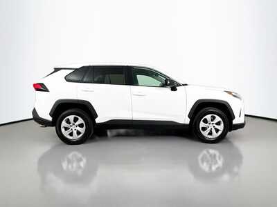 2024 Toyota RAV4, $28370. Photo 8
