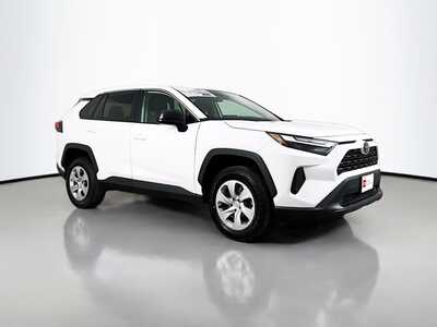 2024 Toyota RAV4, $28370. Photo 1