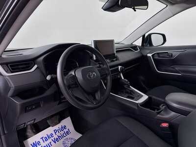 2024 Toyota RAV4, $28814. Photo 9